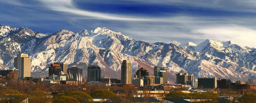 Image of salt lake city with mountains in the horizon